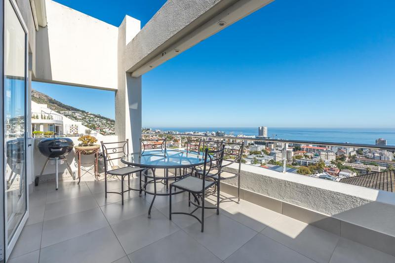 To Let 2 Bedroom Property for Rent in Sea Point Western Cape